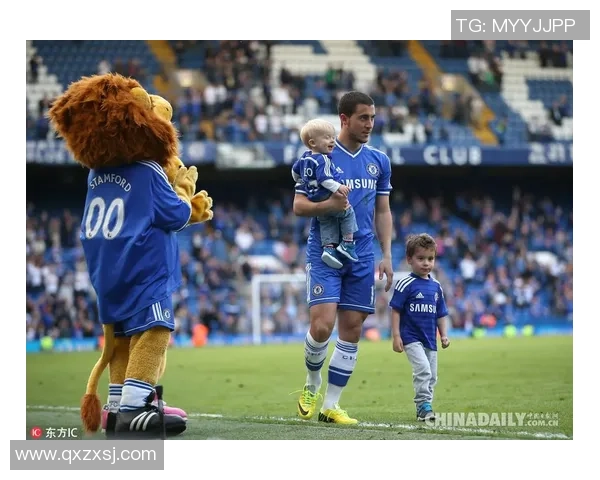 足球巨星携手女儿亮相，传承荣耀与温情，父爱与足球的完美融合